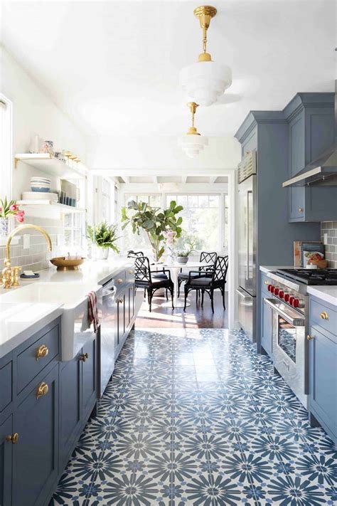 Vinyl kitchen floors a popular type of resilient flooring, vinyl is durable, low maintenance and easy on the budget. Retro Kitchen Ideas to Upgrade Your Current Kitchen