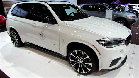 Bmw says fuel economy improves a. 2014 BMW X5 xDrive 35i M-Performance - Exterior and Interior Walkaround - 2014 Chicago Auto Show ...