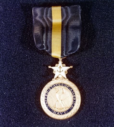 80 G K 13531 Navy Distinguished Service Medal