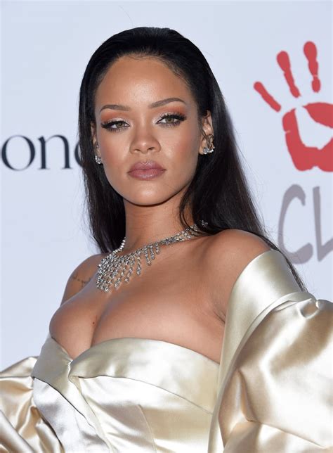 Rihannas Best Beauty Looks Popsugar Beauty Photo 30