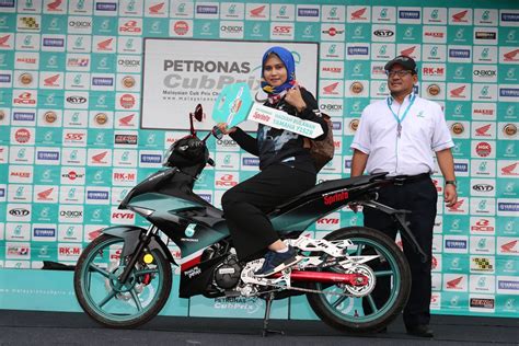 Find and reach petronas lubricants marketing malaysia sdn. Tuah ibu muda berjaya bawa pulang Yamaha Y15ZR, habuan ...