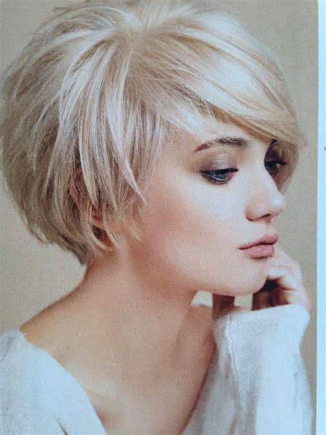 Subtle golden highlighting adds colour depth and shine to this cute example of easy haircuts for fine or medium hair. 2020 Popular Rounded Tapered Bob Hairstyles With Shorter ...