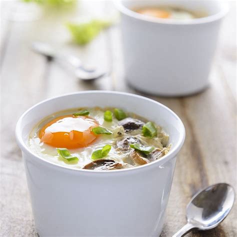 Recette Oeufs cocottes au foie gras sur lit de cèpes facile rapide