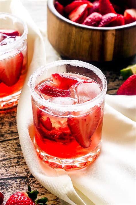 Strawberry Gin Smash Sweet Tea Thyme