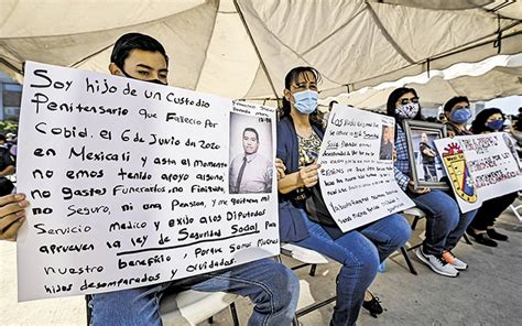 Policías De Baja California Exigen Prestaciones Protestan En Centro