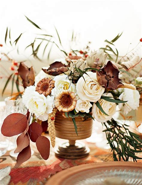 24 Dried Flower Arrangements That Are Perfect For A Fall Wedding