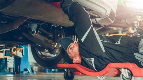 How Garage Insurance Can Protect Your Mechanic Business Insurance