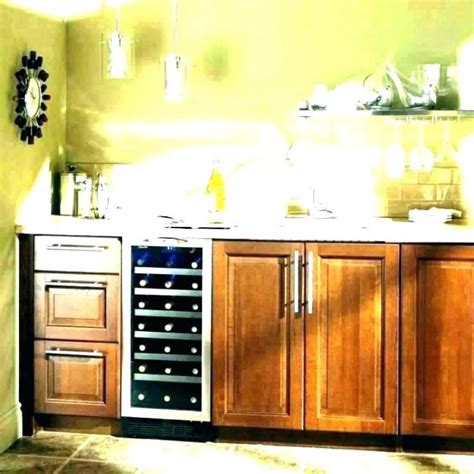Browse wholesale cabinets at wholesale cabinet supply, including fully assembled and rta quality cabinets made of real wood. Kitchen Cabinets Nearby