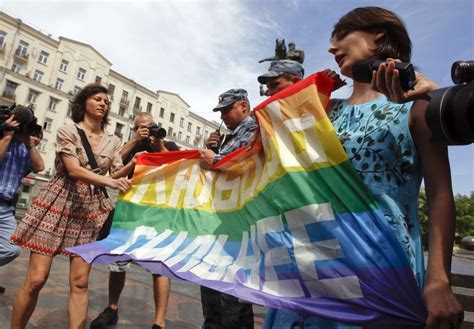 dutch tourists arrested for spreading gay propaganda in russia ibtimes uk