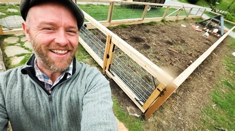 When california pizza kitchen's cofounders created their first menu back in 1985, they had a theory: Finally, A Fence NO Chicken Can Escape | YouTube Cooking ...