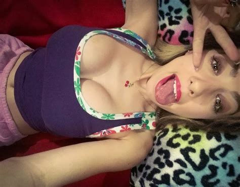 Tongue Out And Cleavage Porn Pic Eporner