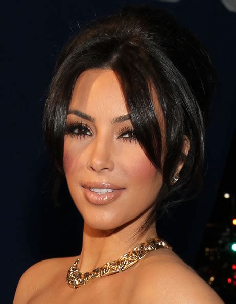 Kim Kardashian Nude Lipstick Kim Kardashian Looks Stylebistro