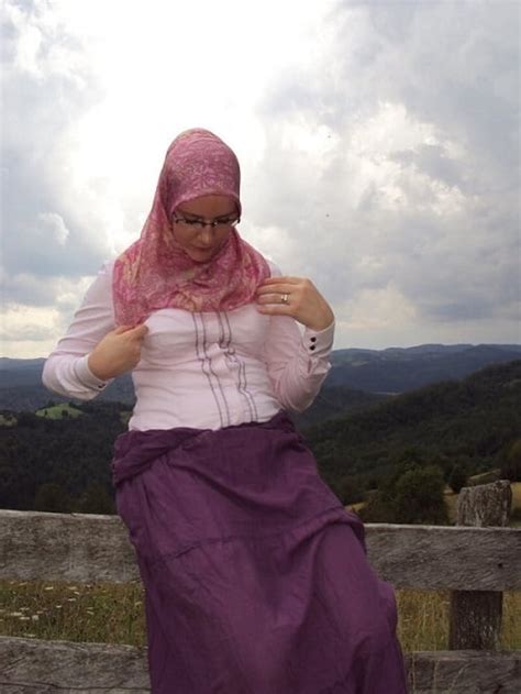 Pictures Showing For Bosnian Hijab Porn Mypornarchive Net