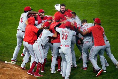 Reds Celebrate Following Playoff Clinching Victory Wkrc