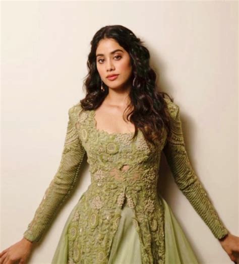 Jhanvi Kapoor Looks Gorgeous 💚💚💚 Indian Actress Photos Bollywood Fashion Beautiful Outfits