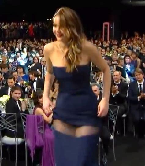 Jennifer Lawrence Most Embarrassing Celeb Wardrobe Malfunctions Ever Images And Photos Finder