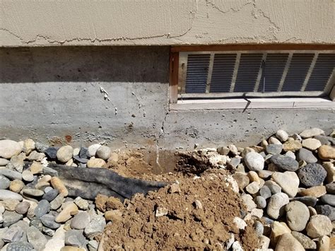 Foundation Repair Vertical Hairline Cracks Fixed In Boise Id Vertical Crack On The Exterior