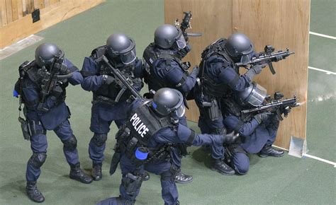 Japanese Police Special Assault Team Sat Training [1851 X 1161] R Policeporn