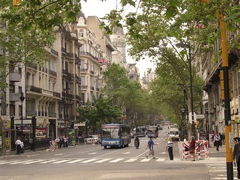 La gran guia argentina de empresas y servicios organizada por rubros, provincias y localidades de argentina y mercosur. File:Buenos Aires-Av. de Mayo.jpg - Wikimedia Commons