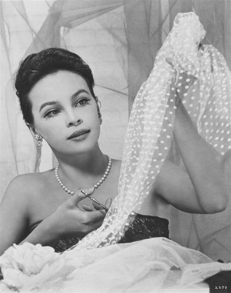 Leslie Caron Was Born In France July Height M