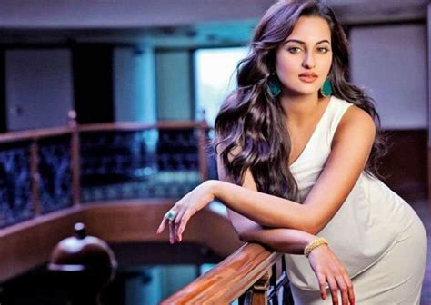 Sonakshi Sinha Gives Perfect Reply To Twitter Trolls