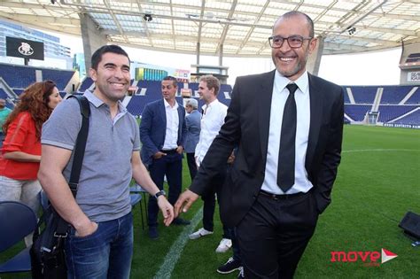 Se gostam da ideia, deixem o vosso gosto e comentem tópicos que me gostassem. É oficial: Nuno Espírito Santo apresentado como sucessor ...