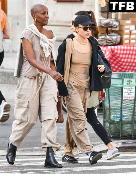 braless zoe kravitz steps out with a friend in nyc 13 photos thefappening