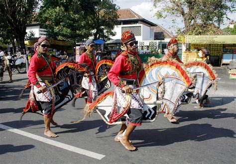 Colorful Indonesia The Mystical Dance Of Kuda Lumping