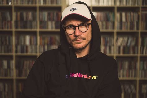 ‚budź się' to singiel promujący album donatana ‚równonoc'. Pezet komentuje zachowanie Zdechłego Osy na koncercie na ...