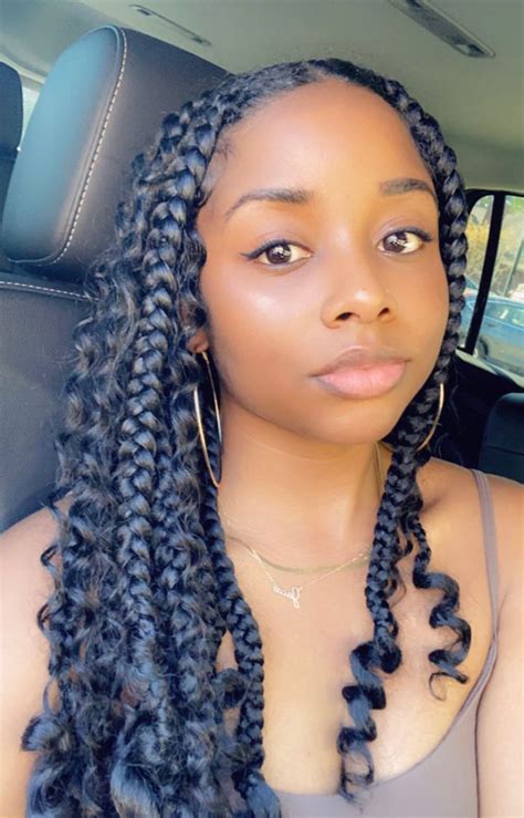 30 knotless box braids with curls the fshn