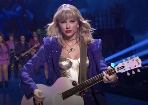 Watch Taylor Swift Perform You Need To Calm Down And Lover At 2019