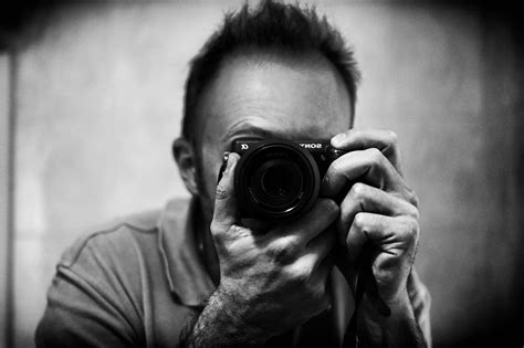 Why A Mirrorless Camera Is Good For Street Photography