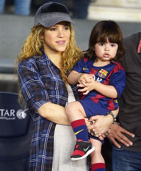 Shakira Baby Bump Picture Gerard Pique Holds Pregnant Singer Us Weekly