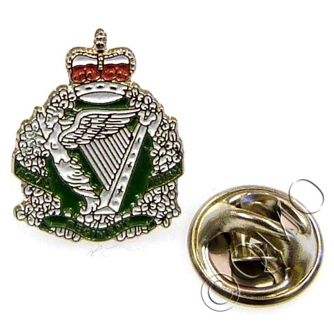 Royal Irish Regiment Lapel Pin Badge Metal Enamel