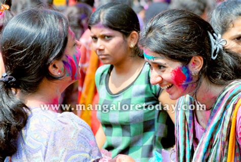 Mangalore Today Latest Main News Of Mangalore Udupi Page Carstreet Bathes In Colours As