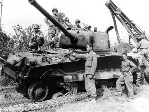 1st Armored Division M4 Sherman With Shaken Crew Gothic Line Italy 1944