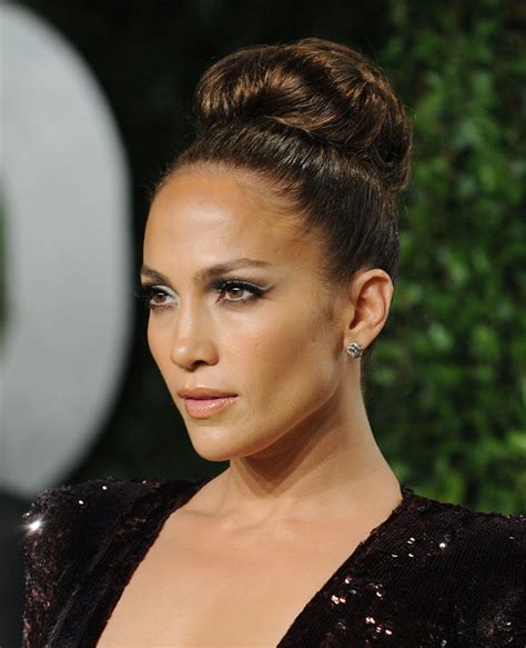 20 Glamorous Updo Hairstyles That Approved By Celebrities Pretty Designs