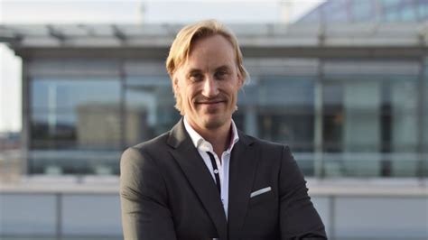 He was previously the manager of bk häcken. Peter Gerhardsson ny vd för Visma Commerce | Visma