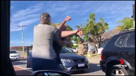 Bizarre Road Rage Caught On Camera What Sparked This Bizarre Fist