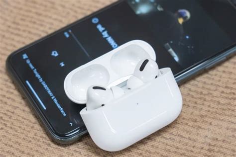 Future Iphones May Be Able To Wirelessly Charge Airpods Apple Pencil
