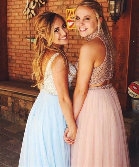 Photo Ideas For Prom With Best Friend 1000 In 2020 Prom Photography