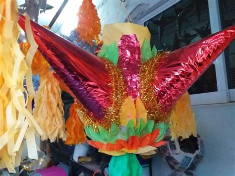 Las piñatas una tradición Mexicana sobre todo en fiestas de cembrinas