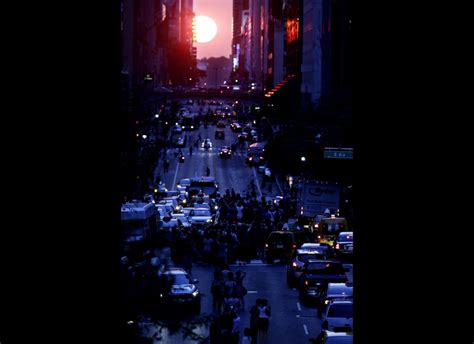 Manhattanhenge 2013 Full Sun To Align With Nycs Street Grid Tonight