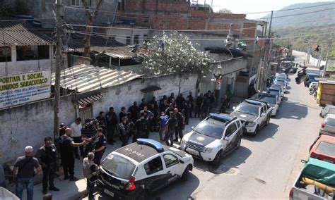 Operação Da Polícia Civil No Complexo Da Penha Prende Suspeitos De Arrastões Na Orla Jornal O