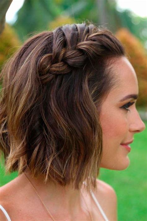 The side briaded hairstyle for long hair is so grgeous, you can make your hair with a casual style but also look stunning. Gorgeous Short Holiday Hairstyles - Southern Living
