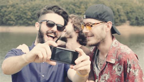 Selfies Linked To Narcissism Psychopathy