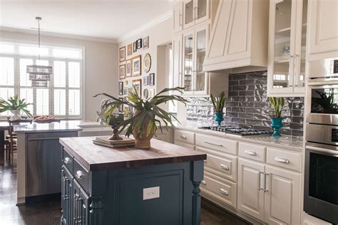 They then installed our kitchen, laundry room and guest bath cabinets, counter tops, backsplash and under/over cabinet lighting while we were on vacation. Amanda Louise Interiors : Bright Light Living