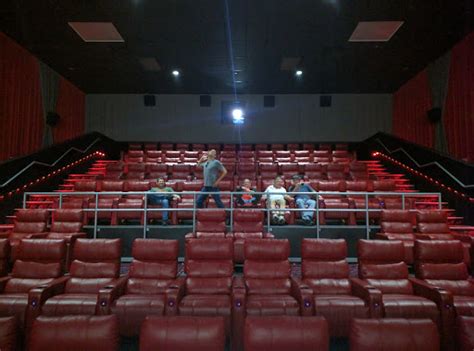 Movie Theater Mjr Chesterfield Crossing Digital Cinema 16 Reviews