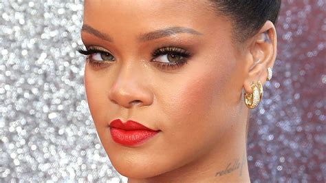 Rihanna Says Theres 39 Versions Of Her Super Bowl Setlist — Heres Our Predictions