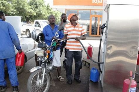 No País Em Que A água é Mais Cara Que Gasolina Angolanos Temem Fim Dos Subsídios